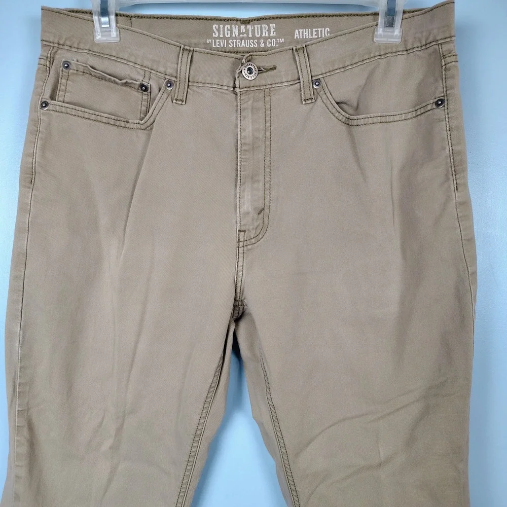 Signature by Levi Strauss & Co Mens Athletic Fit Khaki Tan Jeans W36 L30 work